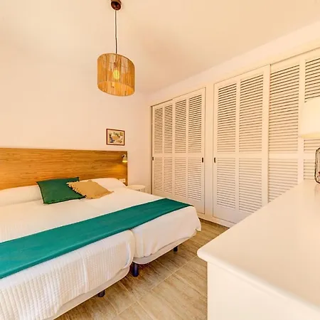 Villa Deluxe Mallorca I Upmarket Location I Maria Bonaire I 4 Bedrooms I Close To The I *