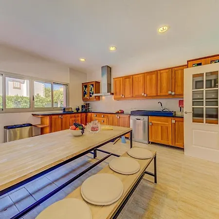 Deluxe Mallorca I Upmarket Location I Maria Bonaire I 4 Bedrooms I Close To The I