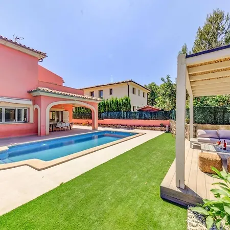Deluxe Mallorca I Upmarket Location I Maria Bonaire I 4 Bedrooms I Close To The I Villa Alcudia (Mallorca)